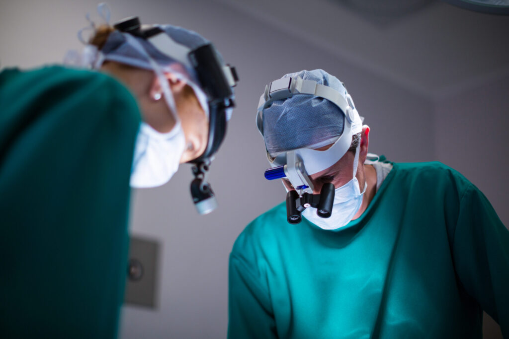 Cataract Surgery: Choosing Between Teaching, Corporate, and Private Hospitals